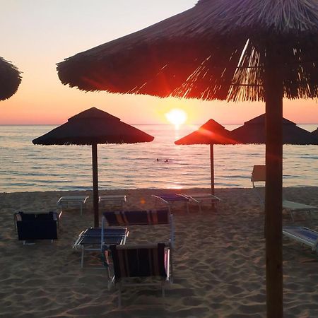 イグレージアスCasa Vacanze Lo Specchioアパートメント エクステリア 写真