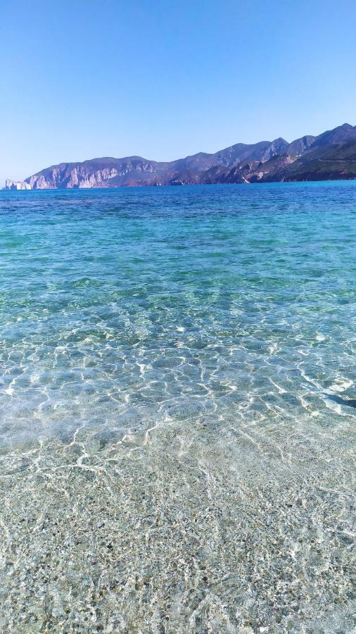 イグレージアスCasa Vacanze Lo Specchioアパートメント エクステリア 写真
